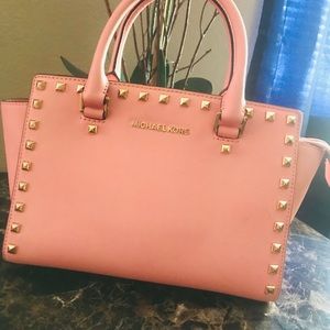 🚨 MICHEAL KORS HANDBAG 🚨